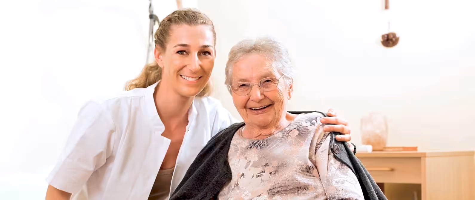 Evde bakım hizmetleri, Aileden Biri Evde Bakım Merkezi, yaşlı ve hasta yakınlarına destek sağlar.