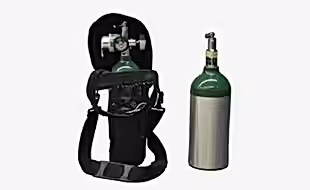 Solunum cihazı ve oksijen tankı ile güvenli evde bakım çözümü, sağlık hizmetleri ve yaşam kalitesini artırır.